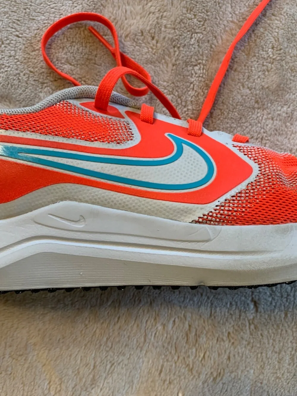 Nike Cosmic Runner GS Youth 6Y Bright Crimson Orange Running Shoes HM4402-600